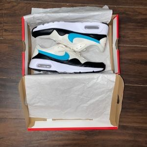Nike Air Max - Size 9.5 - ACCEPTING ALL OFFERS!!!!!